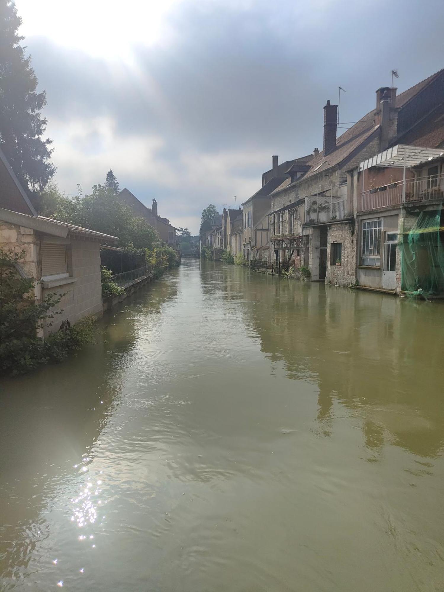 La Taniere Des Tanneries Acomodação com café da manhã Tonnerre Exterior foto